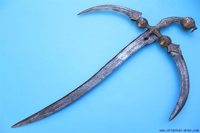 triple-bladed sword south India.jpg