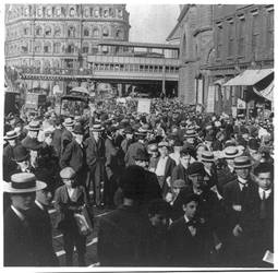 1904-Crowd