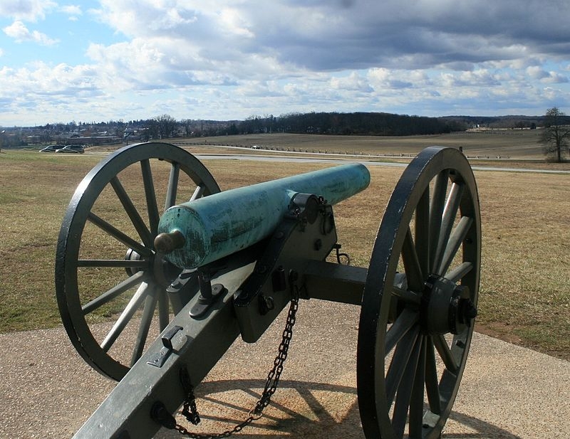 Gettysburg,_12-pounder_Napoleon.jpg