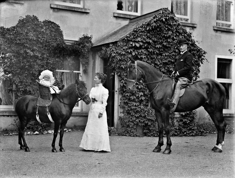 c.-1901-The-McCoy-family-of-Waterford..jpg