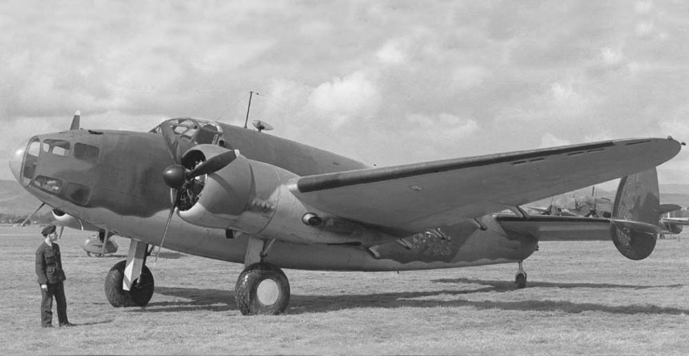 сб3 1938-7 Lockheed Tur.jpg