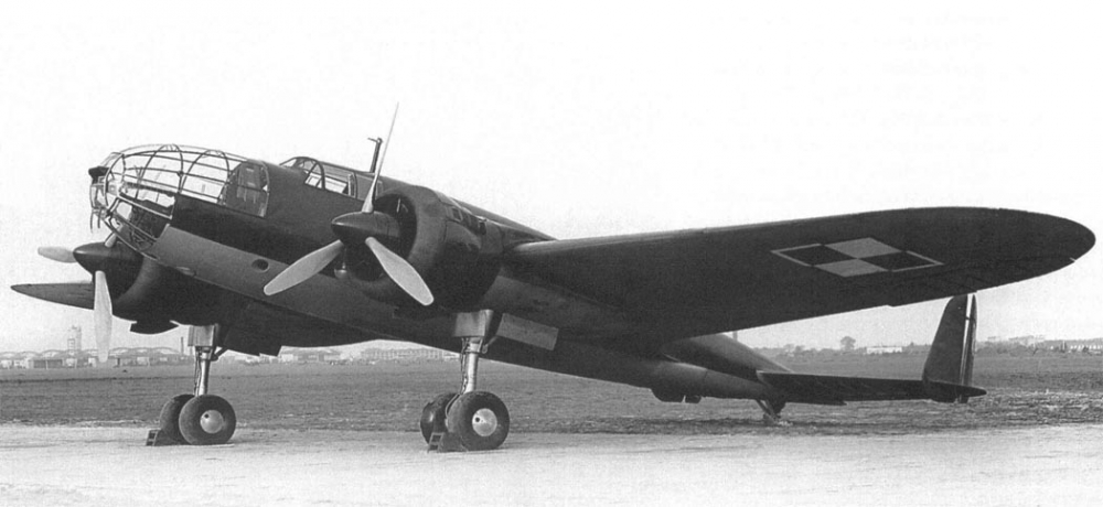 2 сб PZL-37Abis.jpg